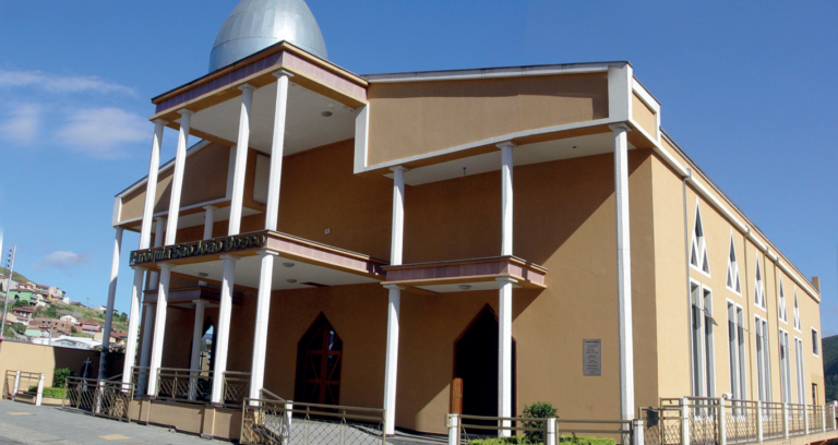 Igreja Matriz Sao Joao Bosco - Diocese de Guaxupé Paróquias