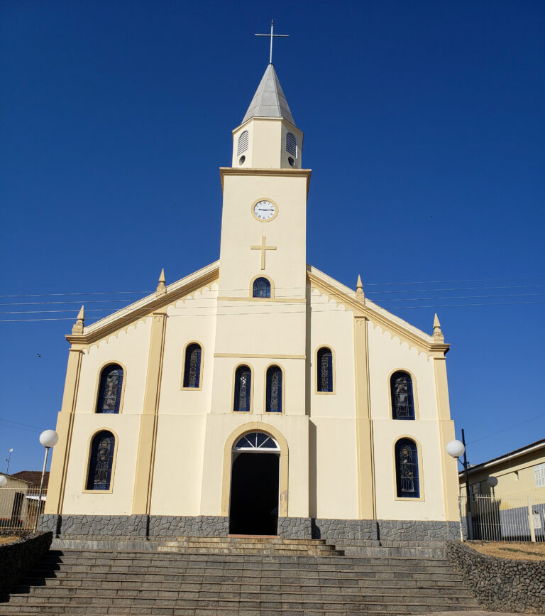 Matriz Nossa Senhora Aparecida fachada - Diocese de Guaxupé Paróquias