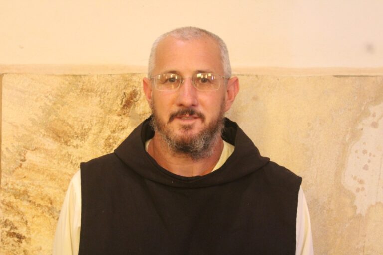 Padre Andre - Diocese de Guaxupé Conheça o Clero