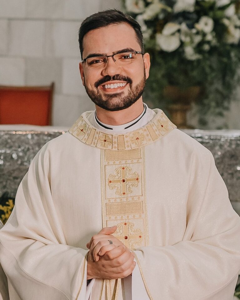 Padre Filipe 1 - Diocese de Guaxupé Conheça o Clero
