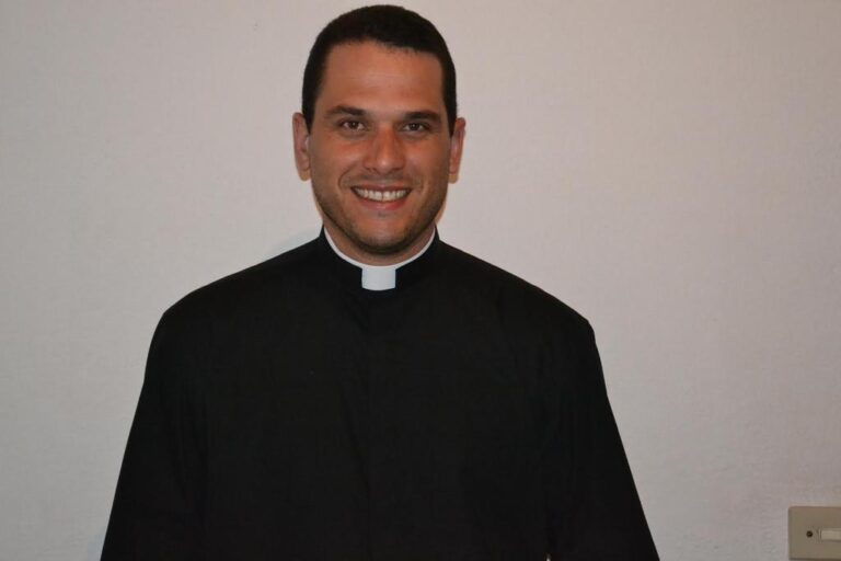 Padre Juliano 1 - Diocese de Guaxupé Conheça o Clero