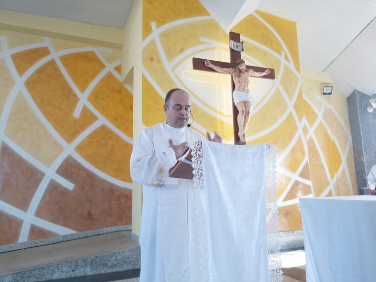 Padre Valdenisio - Diocese de Guaxupé Conheça o Clero
