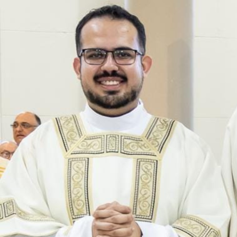 Diac. Otavio - Diocese de Guaxupé Conheça o Clero