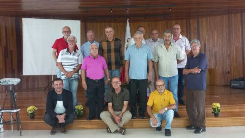 Encontro entre os padres 4 3 - Diocese de Guaxupé Ano Sacerdotal: encontros de padres com psicologo foram realizados