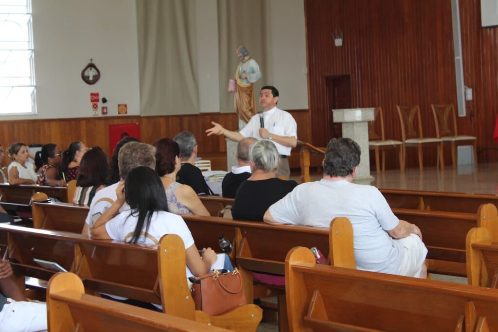 Pastoral - Diocese de Guaxupé UMA IGREJA A CAMINHO: OS ENCAMINHAMENTOS PASTORAIS