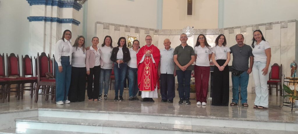 N. S. APARECIDA Alfenas - Diocese de Guaxupé Catequese Diocesana promove ação para o Ano Sacerdotal