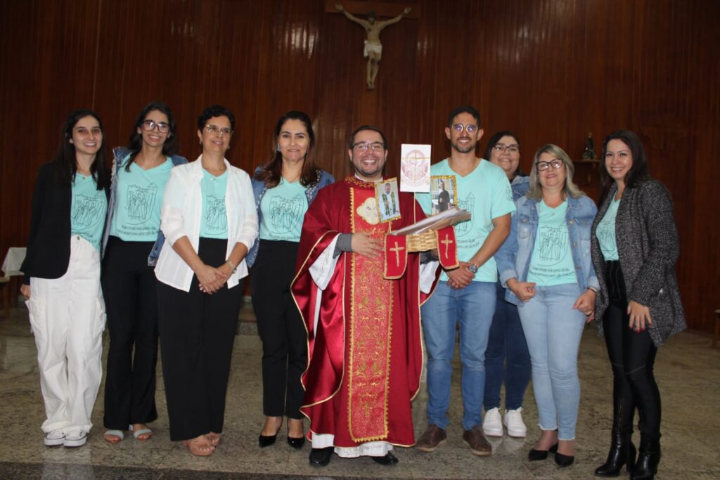 SAO PEDRO ALFENAS 1 - Diocese de Guaxupé Catequese Diocesana promove ação para o Ano Sacerdotal