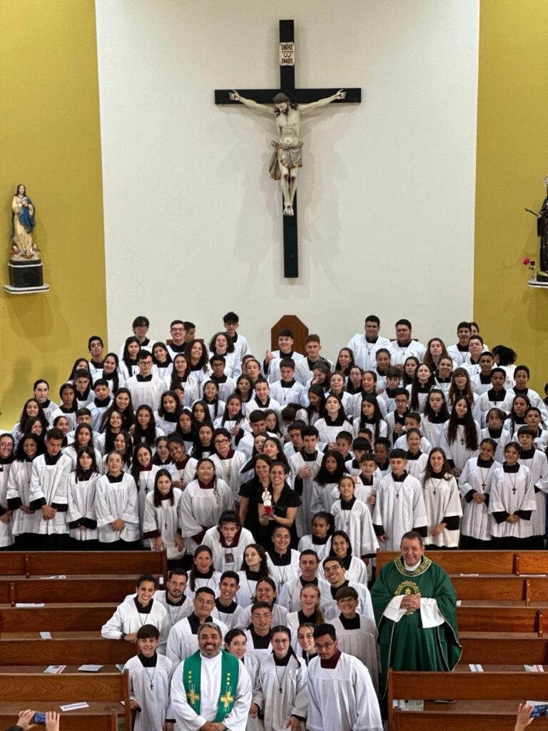 WhatsApp Image 2024 09 25 at 17.00.51 2 - Diocese de Guaxupé Setor Guaxupé realiza Encontro de Acólitos na Paróquia Santa Rita de Cássia, em Nova Resende