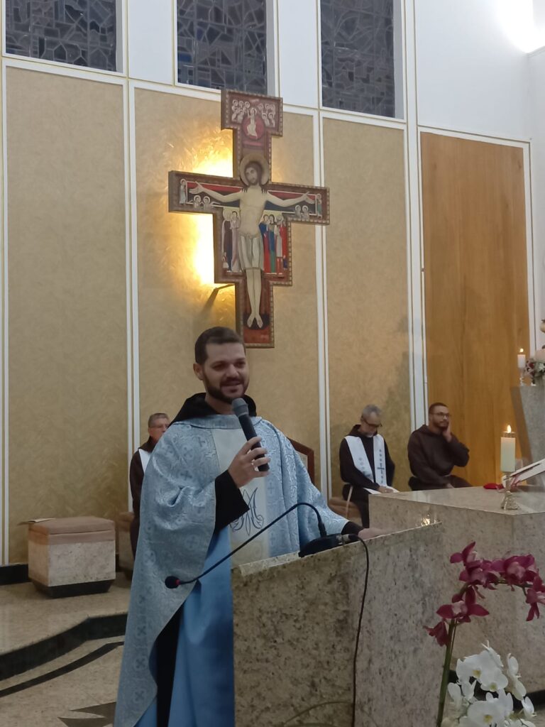 WhatsApp Image 2024 10 13 at 21.12.31 - Diocese de Guaxupé Santuário Nossa Senhora de Fátima, em Poços de Caldas, celebra os 70 anos da chegada da imagem de Nossa Senhora de Fátima vinda de Portugal