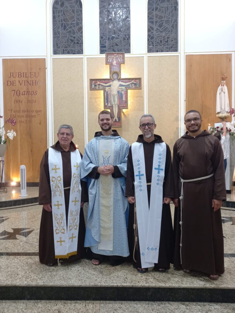 WhatsApp Image 2024 10 13 at 21.12.39 1 - Diocese de Guaxupé Santuário Nossa Senhora de Fátima, em Poços de Caldas, celebra os 70 anos da chegada da imagem de Nossa Senhora de Fátima vinda de Portugal