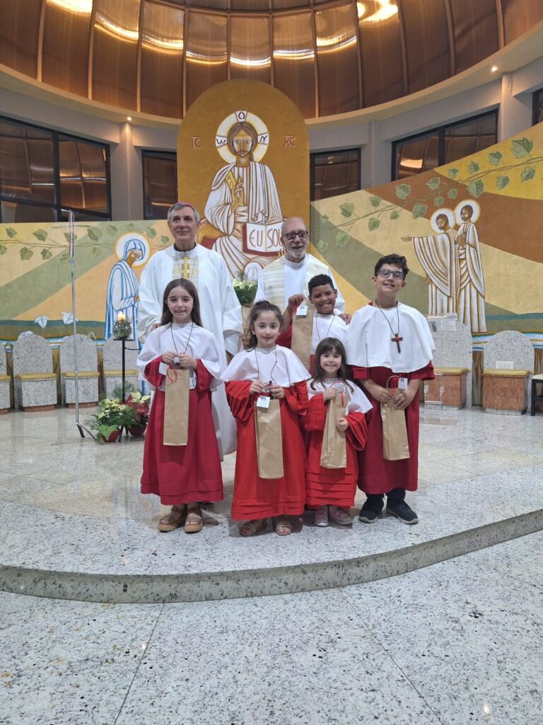 467511477 986026333557409 6831763488498620936 n - Diocese de Guaxupé Paróquia Sagrado Coração de Jesus celebra Jubileu de Prata com tríduo preparatório e solene celebração