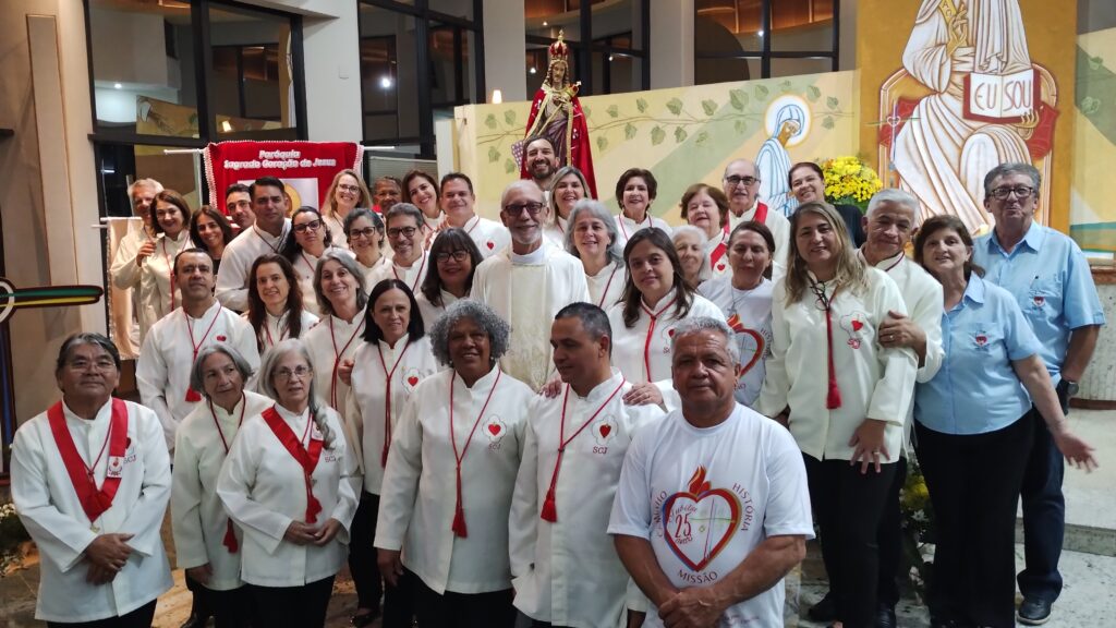 IMG 20241121 204625719 1 - Diocese de Guaxupé Paróquia Sagrado Coração de Jesus celebra Jubileu de Prata com tríduo preparatório e solene celebração