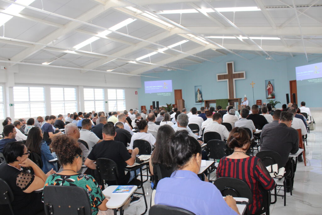 IMG 6264 - Diocese de Guaxupé “Sínodo sobre a sinodalidade” é tema de reflexão do segundo dia da Assembleia do CONSER do Regional Leste 2