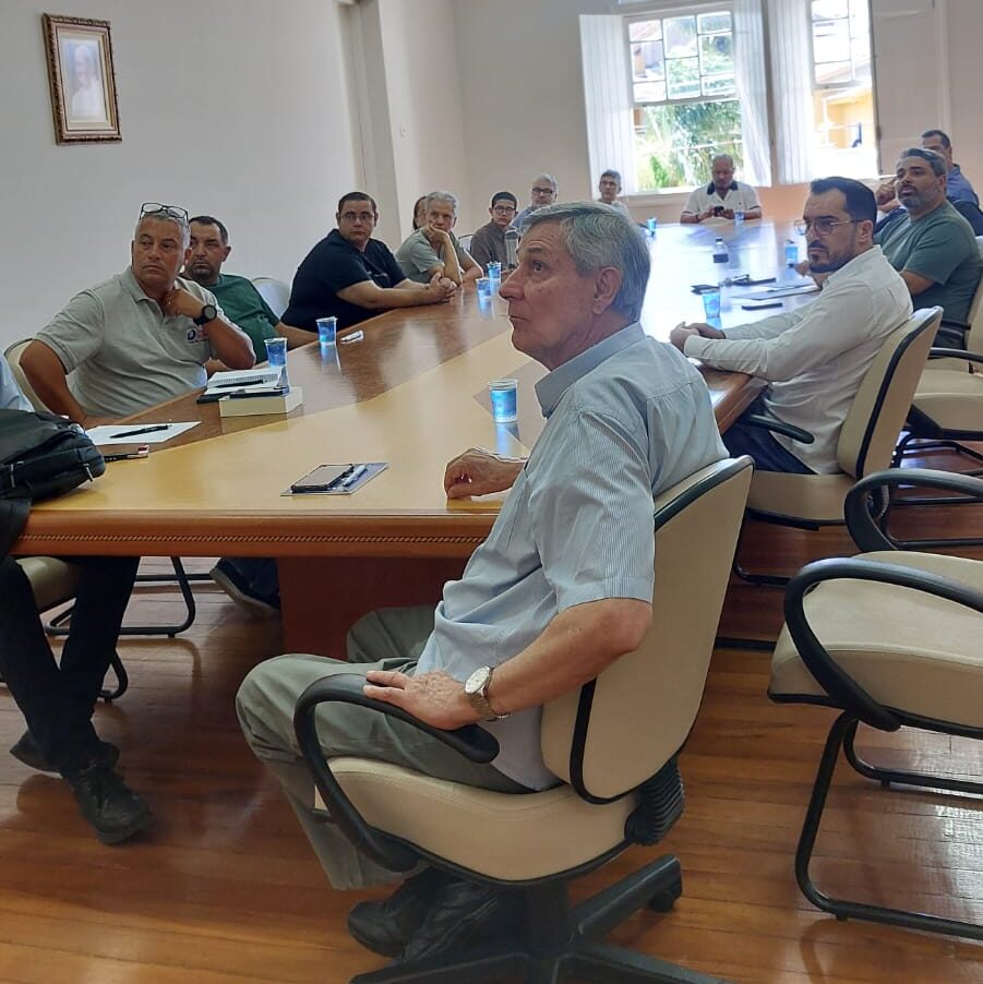 Representantes de Rádios Diocesanas e Emissoras Parceiras se reunem em Guaxupé 1 - Diocese de Guaxupé Representantes de Rádios Diocesanas e Emissoras Parceiras se reunem em Guaxupé
