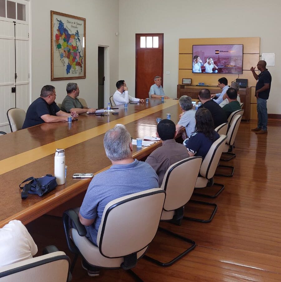 Representantes de Rádios Diocesanas e Emissoras Parceiras se reunem em Guaxupé 4 - Diocese de Guaxupé Representantes de Rádios Diocesanas e Emissoras Parceiras se reunem em Guaxupé