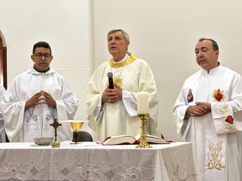 Dom José Lanza preside Missa de abertura dos trabalhos de 2025 5 - Diocese de Guaxupé WhatsApp Image 2025 01 03 at 11.36.19 2 - Diocese de Guaxupé Dom José Lanza preside Missa de abertura dos trabalhos de 2025