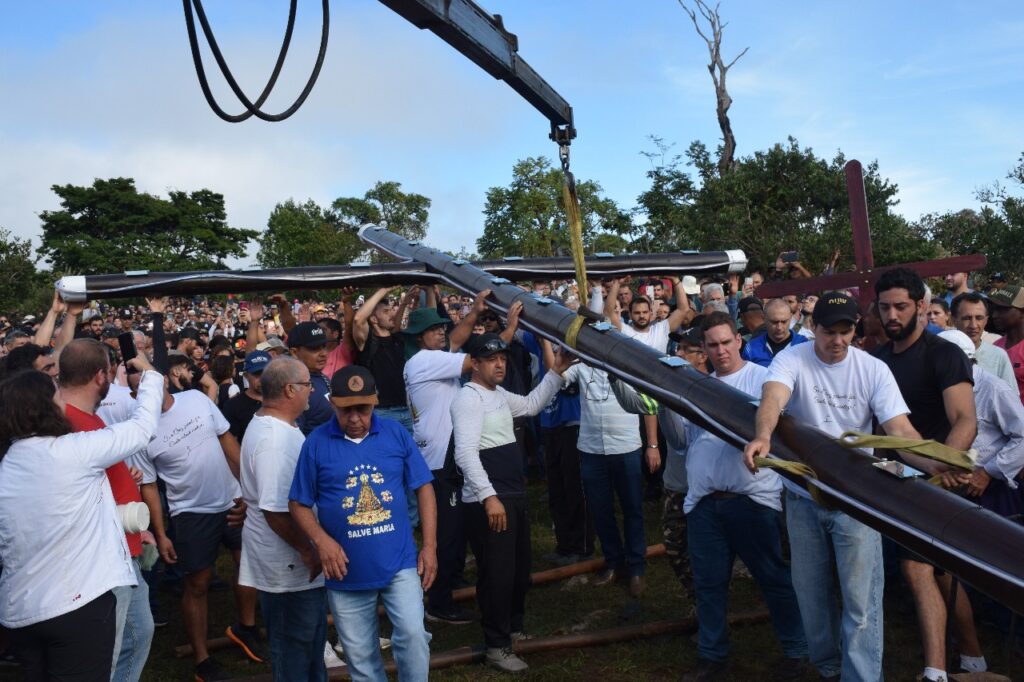 Fé que move montanhas: Paróquias de Alpinópolis se unem em caminhada histórica até a Serra da Ventania 2 - Diocese de Guaxupé WhatsApp Image 2025 04 06 at 13.44.09 - Diocese de Guaxupé Fé que move montanhas: Paróquias de Alpinópolis se unem em caminhada histórica até a Serra da Ventania