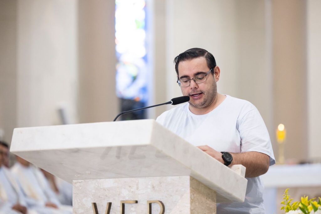 Missa da Unidade e Bênção dos Santos Óleos reúne fiéis na Catedral Nossa Senhora das Dores 2 - Diocese de Guaxupé WhatsApp Image 2025 04 17 at 16.36.34 - Diocese de Guaxupé Missa da Unidade e Bênção dos Santos Óleos reúne fiéis na Catedral Nossa Senhora das Dores