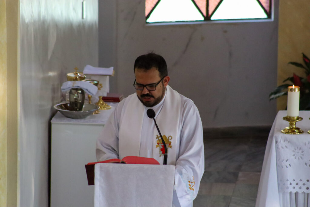 Clero da Diocese de Guaxupé se reune no dia do Sagrado Coração de Jesus para oração pela santificação do Clero 1 - Diocese de Guaxupé IMG 0034 - Diocese de Guaxupé Clero da Diocese de Guaxupé se reune no dia do Sagrado Coração de Jesus para oração pela santificação do Clero