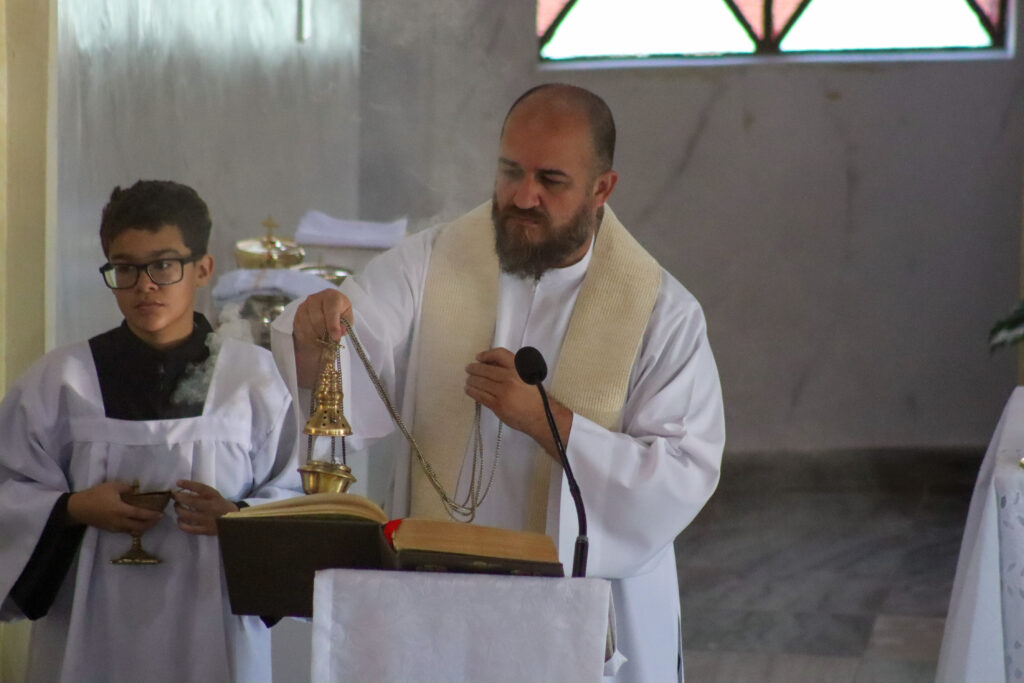 Clero da Diocese de Guaxupé se reune no dia do Sagrado Coração de Jesus para oração pela santificação do Clero 4 - Diocese de Guaxupé IMG 0046 - Diocese de Guaxupé Clero da Diocese de Guaxupé se reune no dia do Sagrado Coração de Jesus para oração pela santificação do Clero