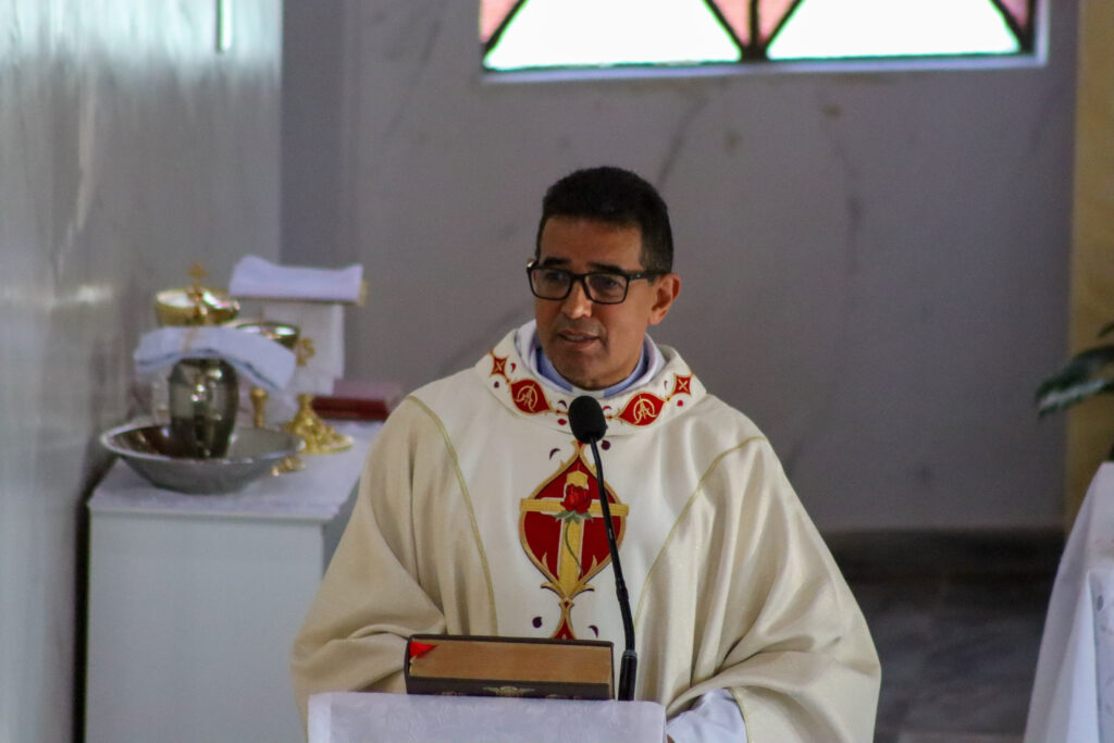 Clero da Diocese de Guaxupé se reune no dia do Sagrado Coração de Jesus para oração pela santificação do Clero 5 - Diocese de Guaxupé IMG 0052 1 - Diocese de Guaxupé Clero da Diocese de Guaxupé se reune no dia do Sagrado Coração de Jesus para oração pela santificação do Clero