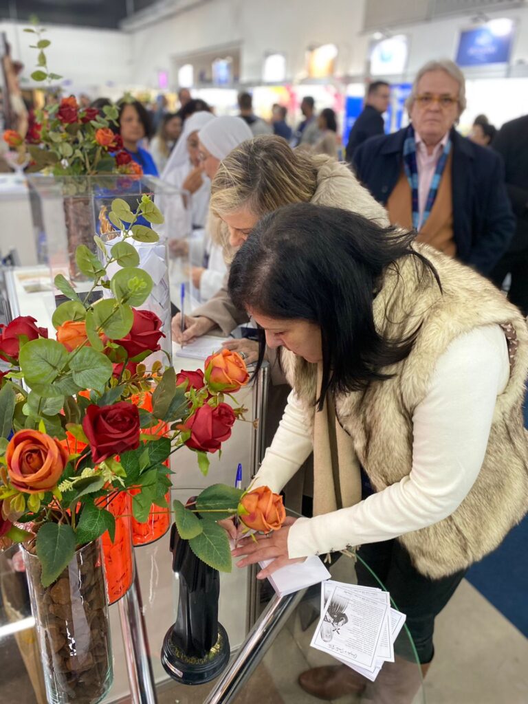 Santuário de Santa Rita de Cássia participa da maior feira católica do mundo 8 - Diocese de Guaxupé Imagem do WhatsApp de 2025 07 07 as 10.29.46 242618b0 - Diocese de Guaxupé Santuário de Santa Rita de Cássia participa da maior feira católica do mundo
