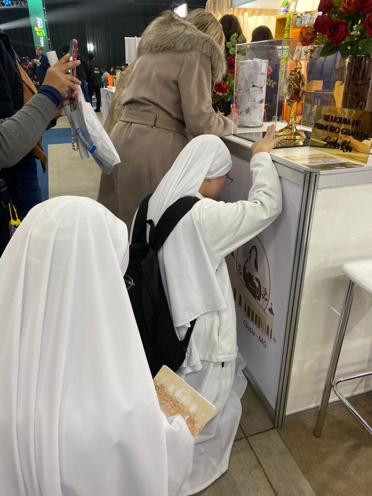 Santuário de Santa Rita de Cássia participa da maior feira católica do mundo 6 - Diocese de Guaxupé Imagem do WhatsApp de 2025 07 07 as 10.29.46 3b899f7a Copia - Diocese de Guaxupé Santuário de Santa Rita de Cássia participa da maior feira católica do mundo