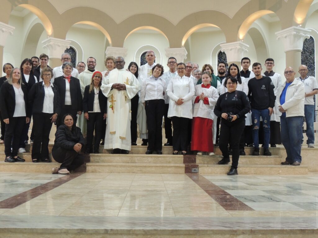 Celebração dos 18 anos de serviço de Dom José Lanza na Diocese de Guaxupé 7 - Diocese de Guaxupé Imagem do WhatsApp de 2025 07 23 as 10.36.41 c26c8ea9 - Diocese de Guaxupé Celebração dos 18 anos de serviço de Dom José Lanza na Diocese de Guaxupé