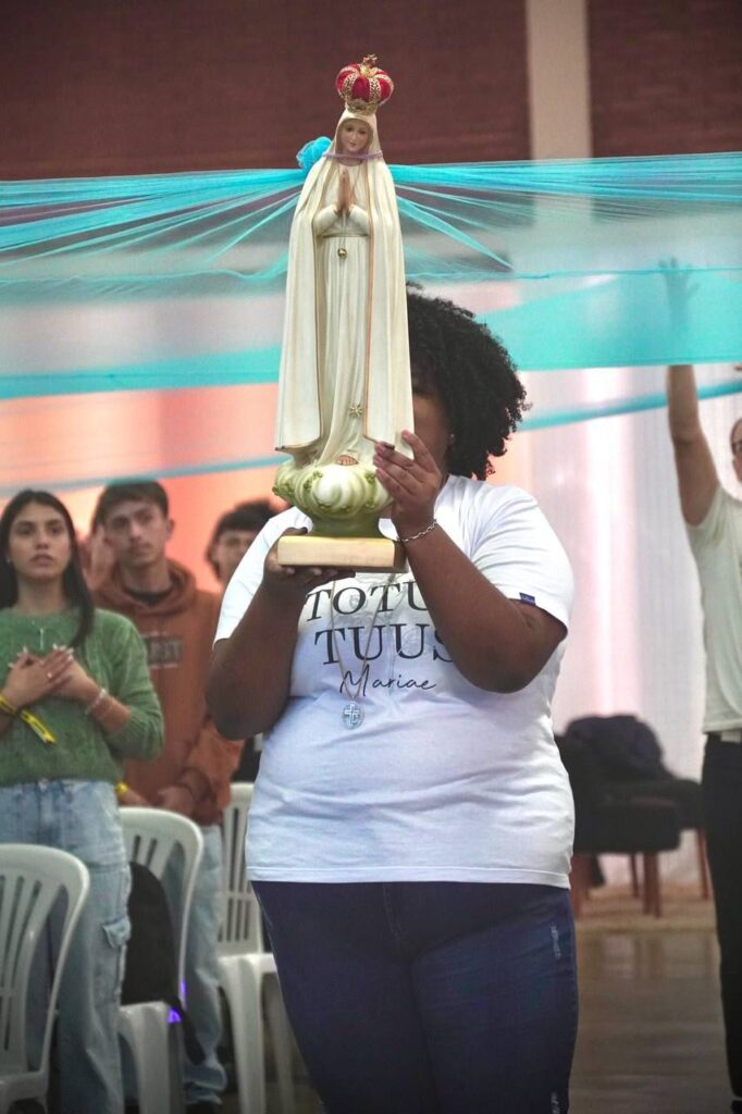 Encontro promovido pela Comunidade Mariana Resgate reune 170 jovens em um dia intenso de oração 5 - Diocese de Guaxupé WhatsApp Image 2025 08 06 at 08.38.16 - Diocese de Guaxupé Encontro promovido pela Comunidade Mariana Resgate reune 170 jovens em um dia intenso de oração
