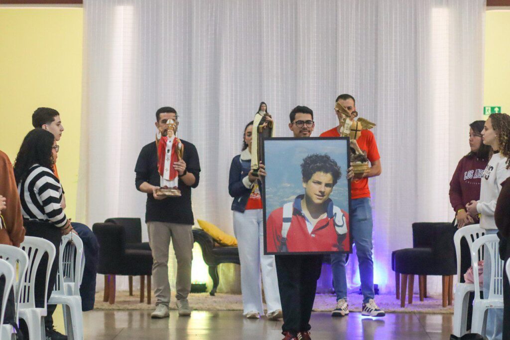 Encontro promovido pela Comunidade Mariana Resgate reune 170 jovens em um dia intenso de oração 1 - Diocese de Guaxupé WhatsApp Image 2025 08 06 at 08.38.17 1 - Diocese de Guaxupé Encontro promovido pela Comunidade Mariana Resgate reune 170 jovens em um dia intenso de oração