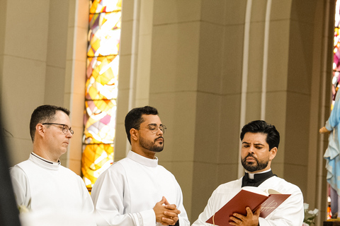 Diocese de Guaxupé acolhe dois novos diáconos em solene celebração na Catedral 11 - Diocese de Guaxupé MG 5897 - Diocese de Guaxupé Diocese de Guaxupé acolhe dois novos diáconos em solene celebração na Catedral