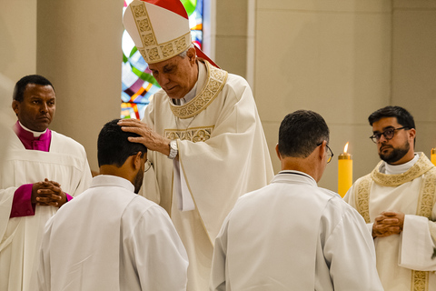 Diocese de Guaxupé acolhe dois novos diáconos em solene celebração na Catedral 16 - Diocese de Guaxupé MG 5917 - Diocese de Guaxupé Diocese de Guaxupé acolhe dois novos diáconos em solene celebração na Catedral