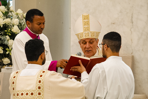Diocese de Guaxupé acolhe dois novos diáconos em solene celebração na Catedral 20 - Diocese de Guaxupé MG 5949 1 - Diocese de Guaxupé Diocese de Guaxupé acolhe dois novos diáconos em solene celebração na Catedral