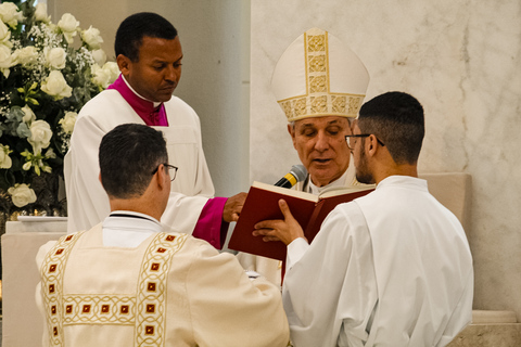 Diocese de Guaxupé acolhe dois novos diáconos em solene celebração na Catedral 22 - Diocese de Guaxupé MG 5952 - Diocese de Guaxupé Diocese de Guaxupé acolhe dois novos diáconos em solene celebração na Catedral