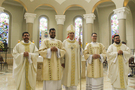 Diocese de Guaxupé acolhe dois novos diáconos em solene celebração na Catedral 28 - Diocese de Guaxupé MG 6021 - Diocese de Guaxupé Diocese de Guaxupé acolhe dois novos diáconos em solene celebração na Catedral