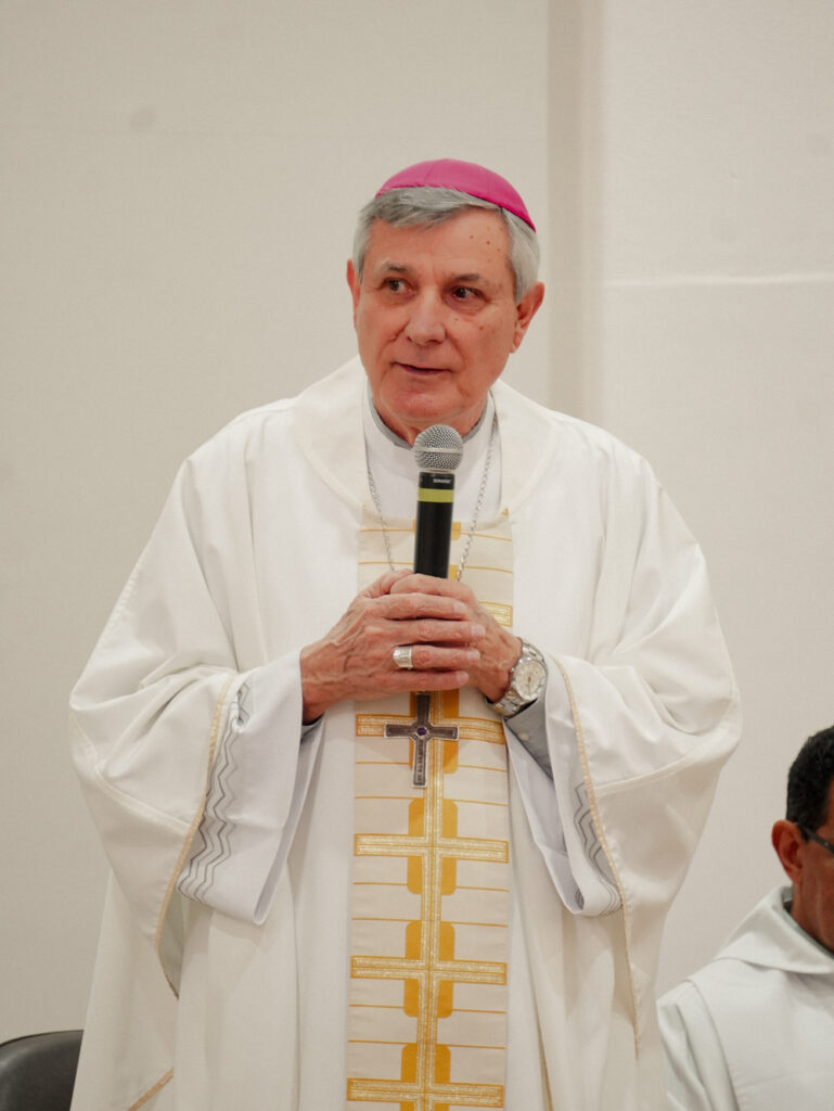 Diocese de Guaxupé celebra os 19 anos de episcopado de Dom José Lanza Neto 18 - Diocese de Guaxupé DSC00773 - Diocese de Guaxupé Diocese de Guaxupé celebra os 19 anos de episcopado de Dom José Lanza Neto