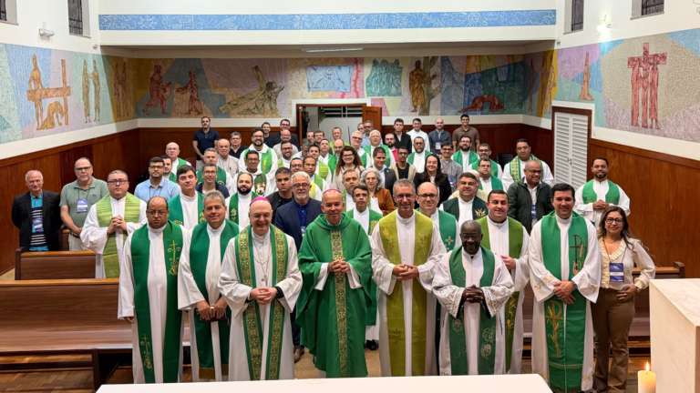 FOTO OFICIAL 1 - Diocese de Guaxupé Página Inicial