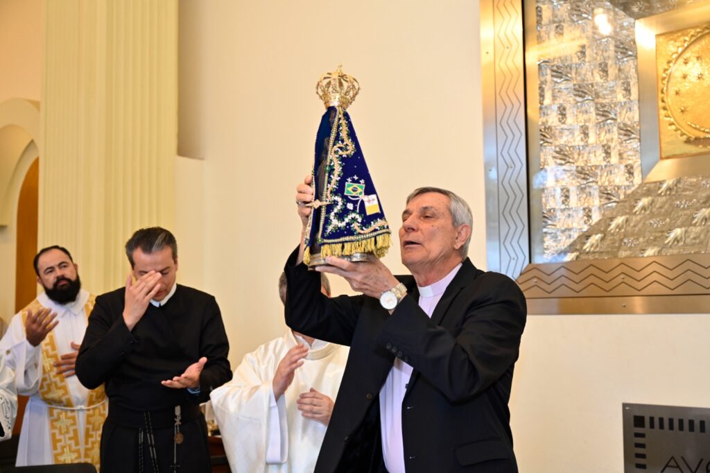 Dom José Lanza visita o Santuário Nacional de Aparecida e reza pela Diocese de Guaxupé 2 - Diocese de Guaxupé WhatsApp Image 2026 08 28 at 15.30.09 3 - Diocese de Guaxupé Dom José Lanza visita o Santuário Nacional de Aparecida e reza pela Diocese de Guaxupé