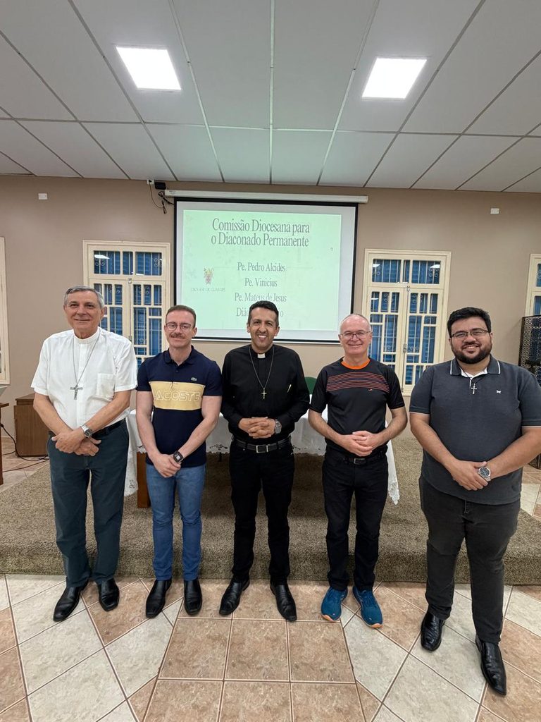 Clero da Diocese de Guaxupé participa de Formação Permanente com Dom Walter Magno sobre o Diaconado Permanente 1 - Diocese de Guaxupé WhatsApp Image 2026 10 01 at 11.44.35 768x1024 1 - Diocese de Guaxupé Clero da Diocese de Guaxupé participa de Formação Permanente com Dom Walter Magno sobre o Diaconado Permanente